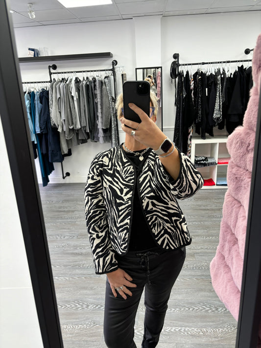 Black and white animal print  Short Padded Jacket